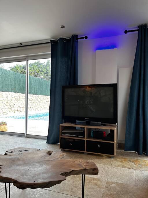 Jolie Maison Avec Vue Sur Piscine بوك بيل آرْ المظهر الخارجي الصورة